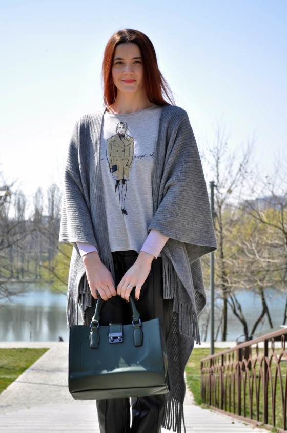 Signature by M&M, spring, parc, spring outfit, fringes, grey outfit, kurtmann.ro T-shirt, walk in the park